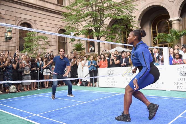 Serena Williams e Rafael Nadal hanno giocato insieme a badminton Serena Williams e Rafael Nadal