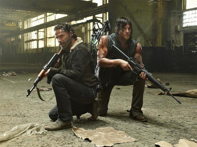 Tensioni in arrivo per Rick e Daryl in The Walking Dead 9 Rick e Daryl in una scena di The Walking Dead