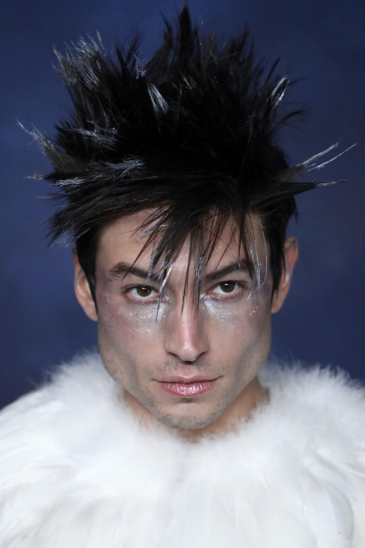 Ezra Miller a Londra per la premiere inglese di Animali Fantastici 2 Animali fantastici: I Crimini di Grindelwald, Ezra Miller a Londra