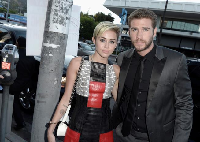 Pausa per i progetti di nozze di Miley Cyrus e Liam Hemsworth Miley Cyrus e Liam Hemsworth prima di un evento