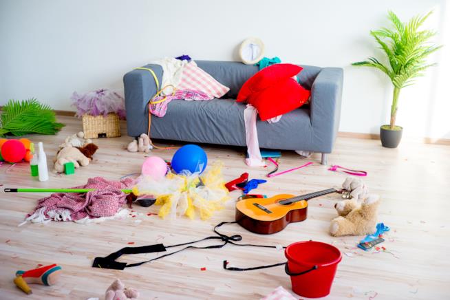 Il disordine! Casa disordinata: giochi, vestiti, tutto in giro