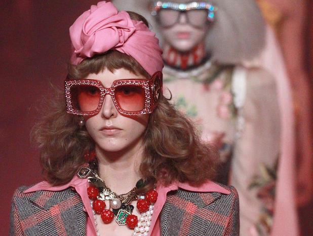 Turbante moda estate 2017 Modella con turbante