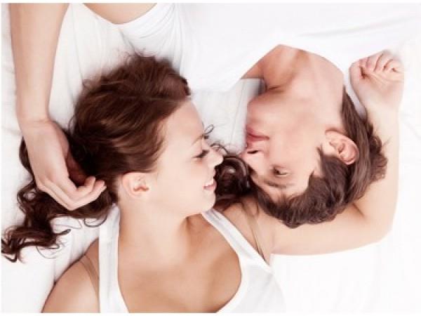 La prima volta è romantica ma non immune da gravidanze indesiderate La prima volta utilizzare il preservativo salva da ogni problema