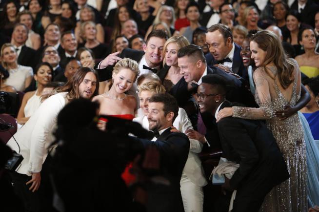 Oscar 2018 vince La Forma dell'acqua di Guillermo del Toro ma vediamo gli altri best moment delle edizioni precedenti Sono stati tantissimi i momenti indimenticabili di 90 edizioni dei Premi Oscar