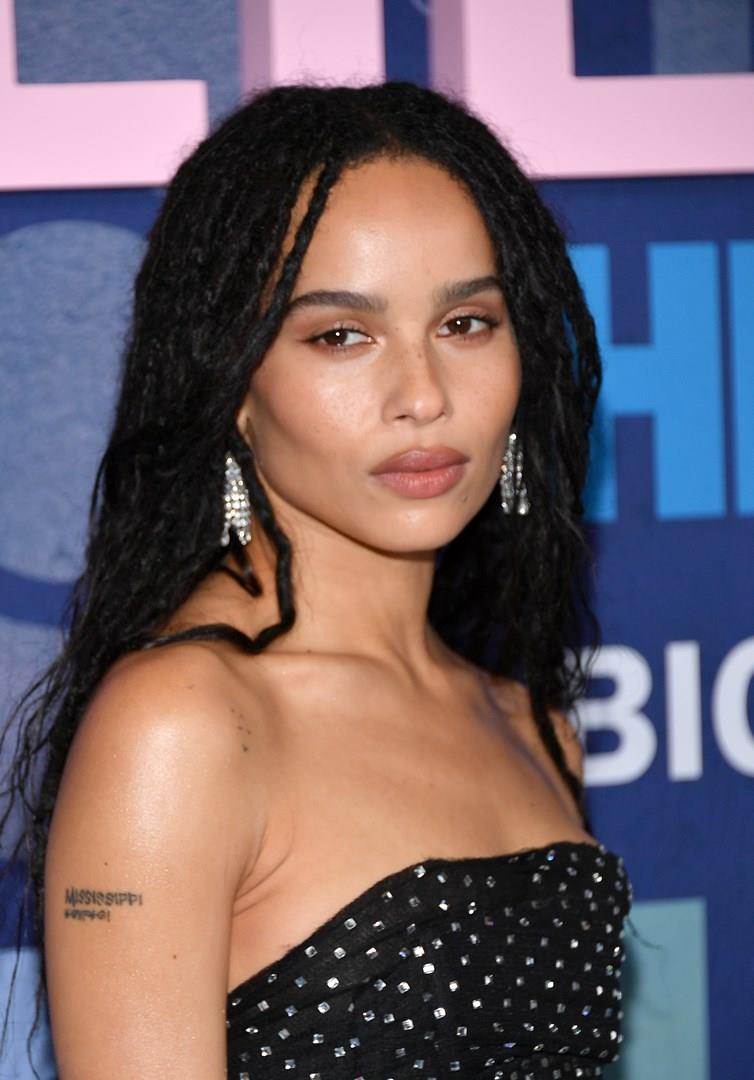 Zoë Kravitz svela i suoi segreti di bellezza per una pelle perfetta Zoë Kravitz primo piano