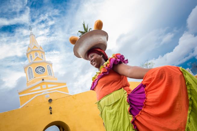 Palanquera a Cartagena, una delle città più colorate al mondo Donna a Cartagena, una delle città più colorate al mondo