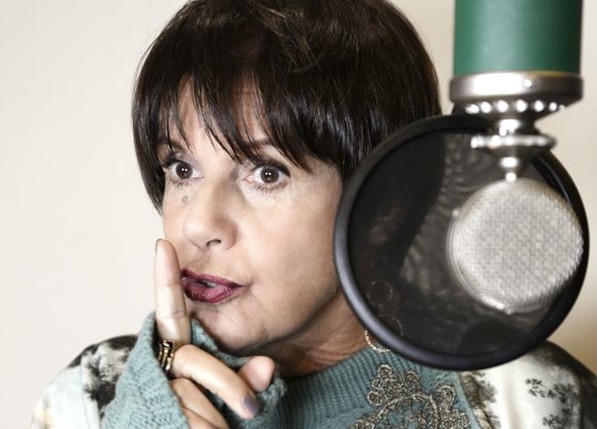 Audible lancia per Natale la favola Liquirizia in Lapponia Lella Costa mentre legge Liquirizia in Lapponia