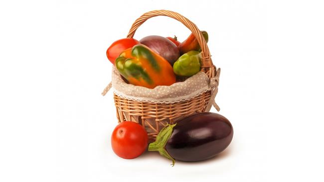 Verdure di stagione a giugno: proprietà e consigli di cucina su melanzane, peperoni e rucola Verdure di stagione giugno