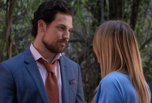 Andrew prima di baciare Meredith in Grey's Anatomy 14x24 Un momento intimo tra Andrew e Meredith nel finale di Grey's Anatomy 14
