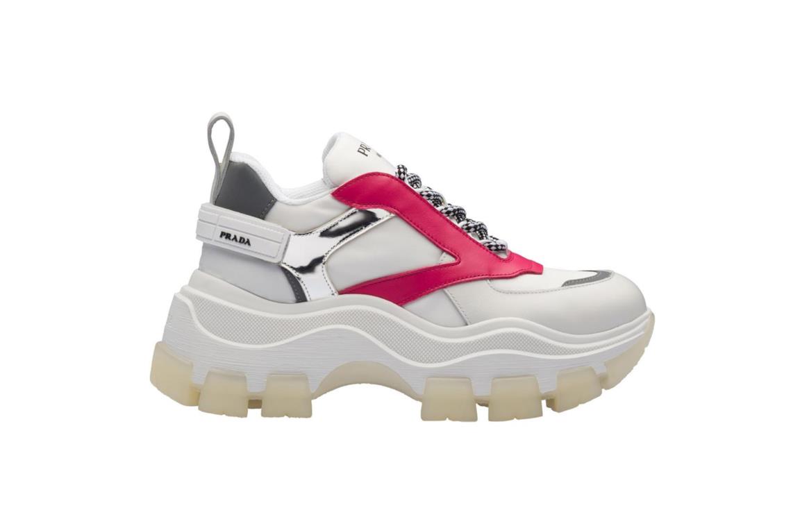 Sneakers bianche con suola tripla strutturata e dettagli argento e fucsia