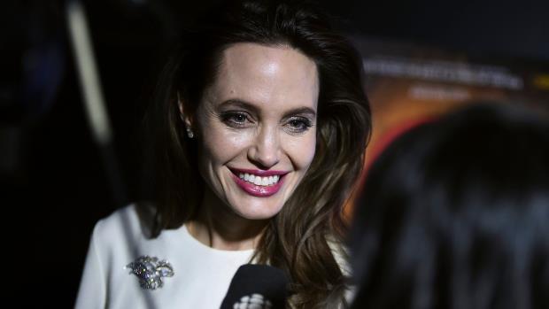 Un primo piano di Angelina Jolie all'anteprima di The Breadwinner Angelina Jolie sorride alla premiere di The Breadwinner