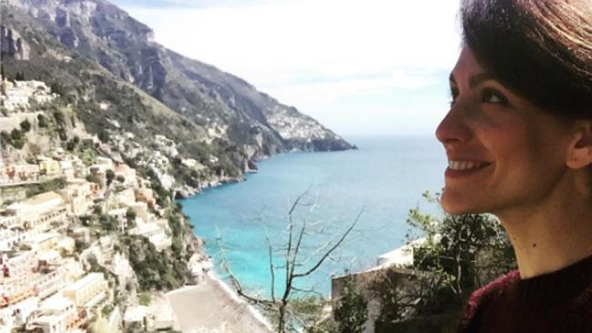 La ragazza del treno: le vacanze e la valigia perfetta per il mare La ragazza del treno: si parte per il mare