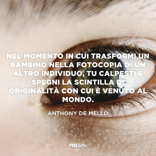 Frase De Mello Occhio di un bambino in primo piano