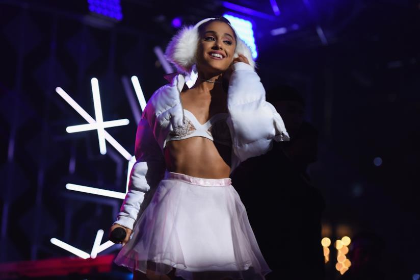 Ariana Grande si è ispirata a Mean Girls e La rivincita delle bionde per il suo videoclip Ariana Grande