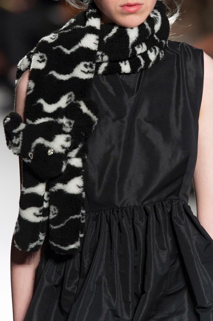 Ashley Williams London Fashion Week 2019 2020 La sciarpa con spermatozoi di Ashley Williams