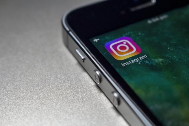 Ecco Insta Novels, il progetto lanciato dalla biblioteca pubblica di NY. Applicazione Instagram.