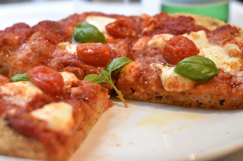 La nuova pizza proposta da Carlo Cracco Pizza margherita di Cracco