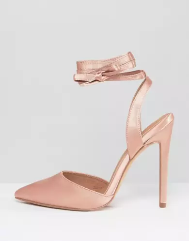 Scarpe a pianta larga con tacco alto