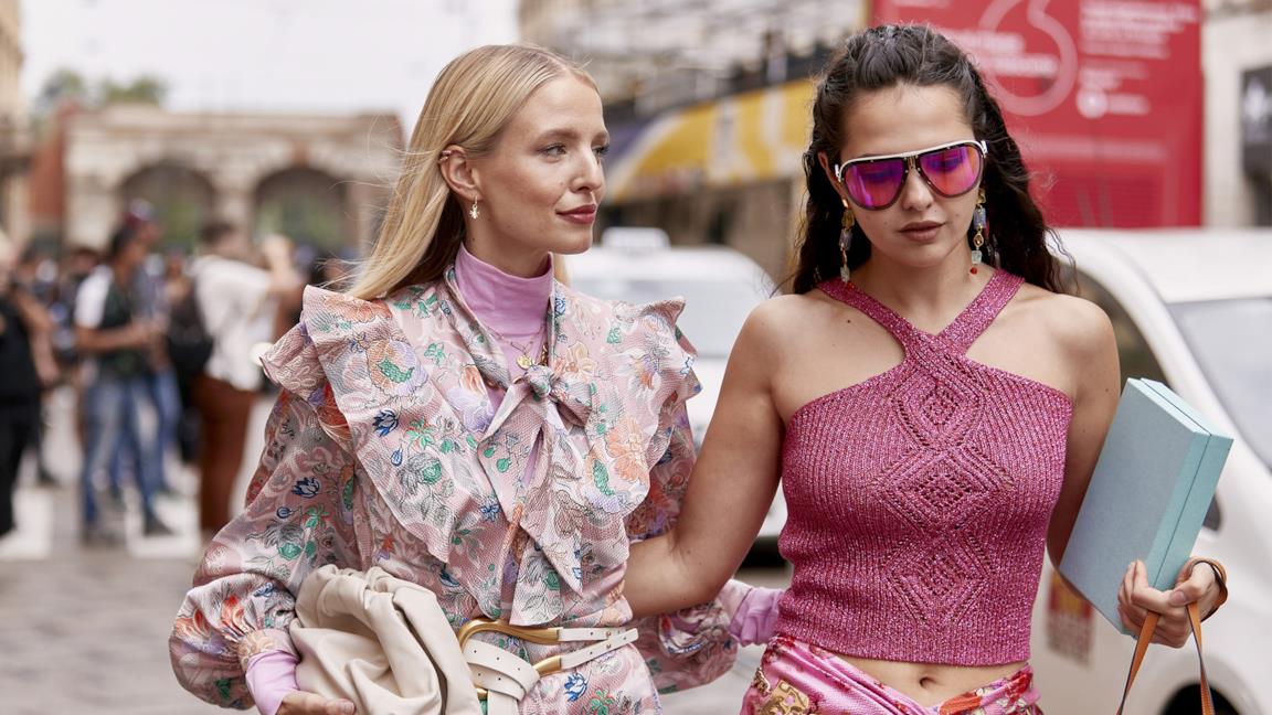 I capi e gli accessori rosa per l'autunno-inverno