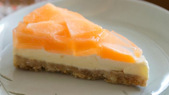 Cheesecake al melone: la ricetta con il mascarpone e i biscotti secchi Cheesecake al melone