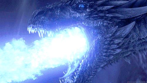 Viserion Viserion sputa fiamme blu