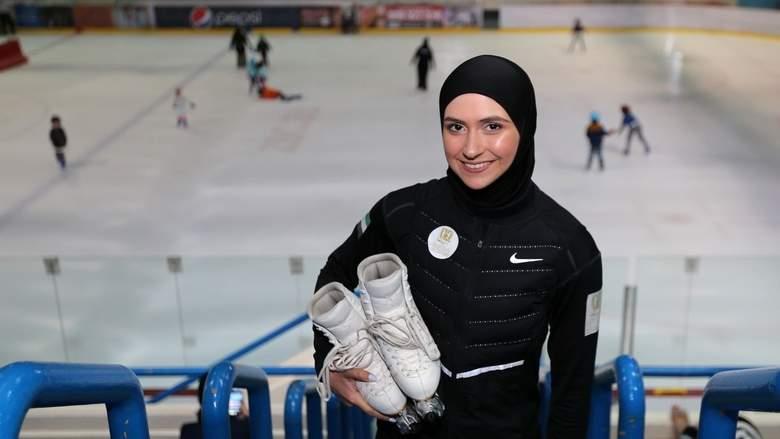 Zahra Lari la prima pattinatrice con il velo. La pattinatrice sul ghiaccio Zahra Lari.