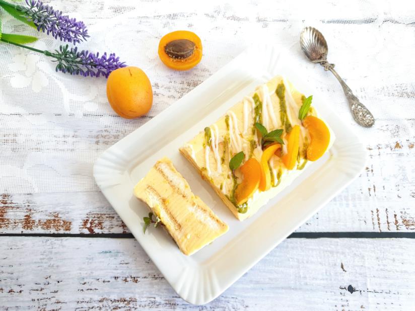 Mattonella con albicocche Semifreddo con frutta