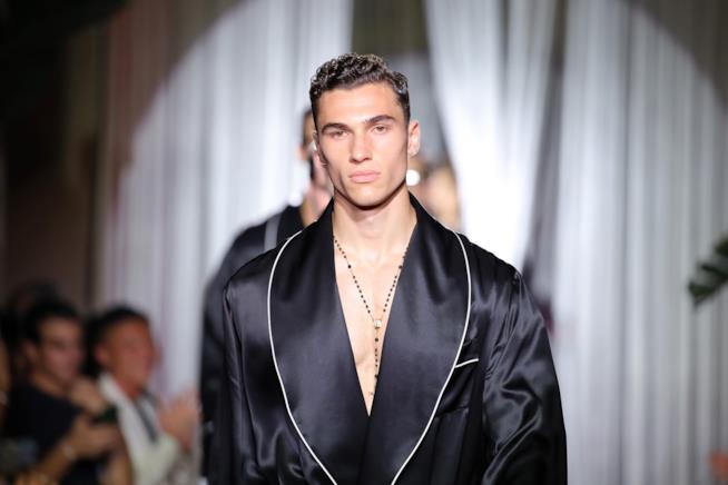 Un modello sfila per Dplce & Gabbana, primavera estate 2019 Un modello sfila per Dplce & Gabbana