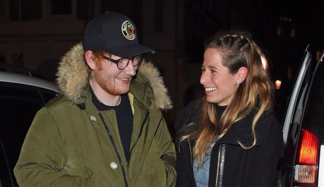 Ed Sheeran e CHerry Seaborn Il cantante Ed Sheeran e la fidanzata Cherry Seaborn