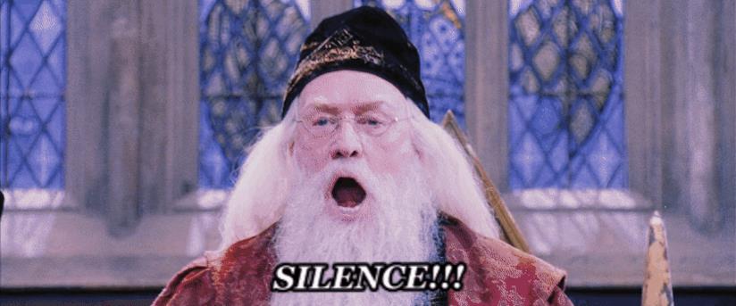 Albus Silente in una scena di Harry Potter Una scena di Harry Potter e la camera dei segreti con Richard Harris