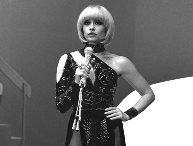 Alla Fondazione Prada in mostra la Fenomenologia di Raffaella Carrà Raffaella Carrà in una foto degli anni'70