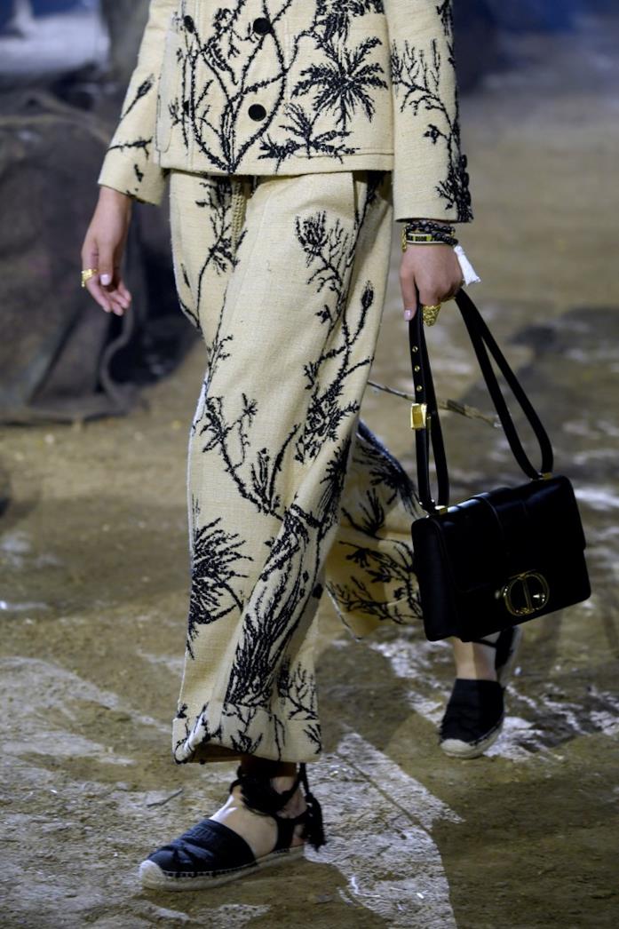 Sfilata Dior Un look della sfilata Dior