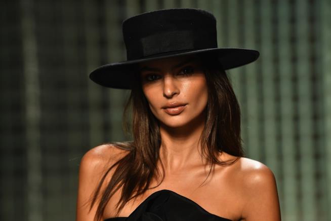 Emily Ratajkowski contro il fashion system Emily Ratajkowski in primo piano