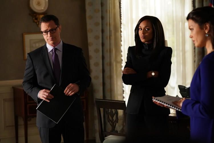 David Rose, Olivia Pope e Mellie Grant in Scandal 7x05 Una scena dell'episodio 7x05 di Scandal