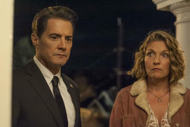 Ecco come visitare la casa di Laura Palmer in Twin Peaks Laura Palmer e l'agente Cooper in una scena di Twin Peaks 3