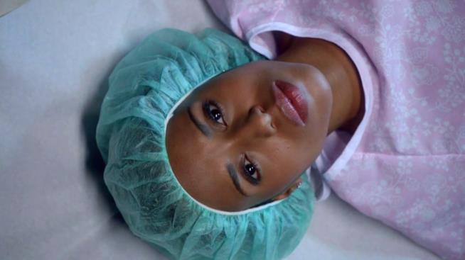 Le dichiarazioni della protagonista di Scandal in merito all'aborto di Olivia Pope Olivia Pope in ospedale con cuffietta pronta a sottoporsi all'aborto
