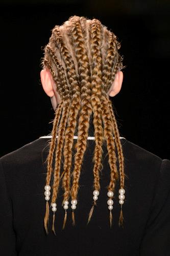 Capelli biondo scuro Capelli biondo scuro
