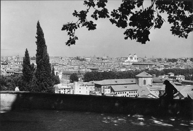 Ralph Deakin e la foto "View from the Janiculum" La veduta del gianicolo attraverso lo scatto fotografico di Ralph Deakin