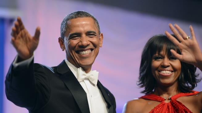 Barack Obama e la moglie MIchelle al ballo inaugurale del 2013 Barack e Michelle Obama salutano gli astanti