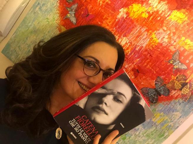 Catena Fiorello in libreria con il suo nuovo romanzo Tutte le volte che ho pianto La scrittrice siciliana Catena Fiorella in libreria con Tutte le volte che ho pianto