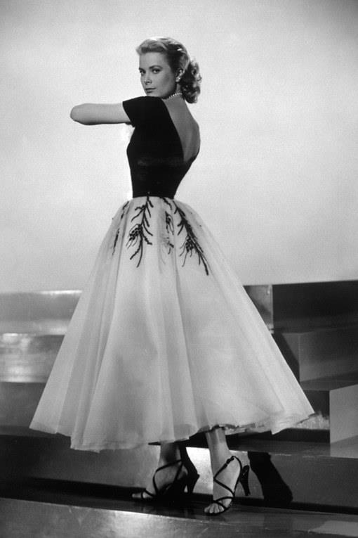 Grace Kelly in La Finestra sul Cortine L'abito di Edith Head indossato da Grace Kelly