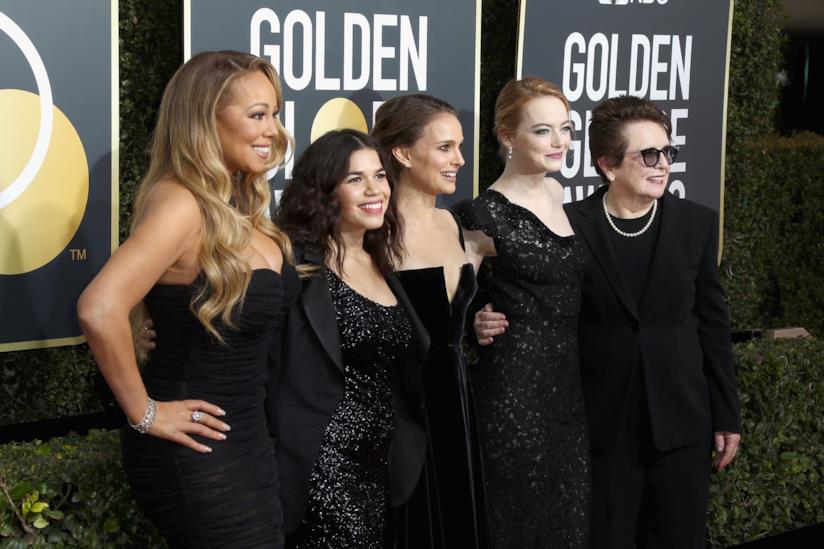 Il rosso e il nero: il red carpet Golden Globes 2018 è in lutto per gli scandali sessuali Emma Stone, Natalie Portman, Mariah Carey e le colleghe vestite di nero