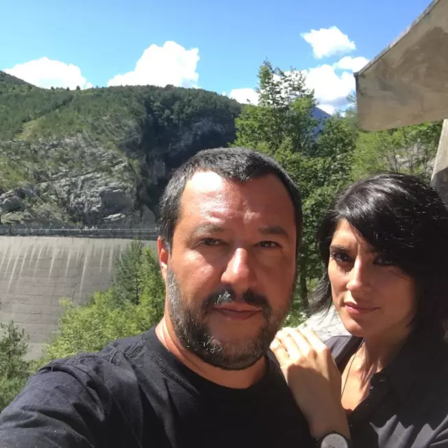 Matteo Salvini ed Elisa Isoardi di nuovo insieme Matteo Salvini ed Elisa Isoardi su Instagram