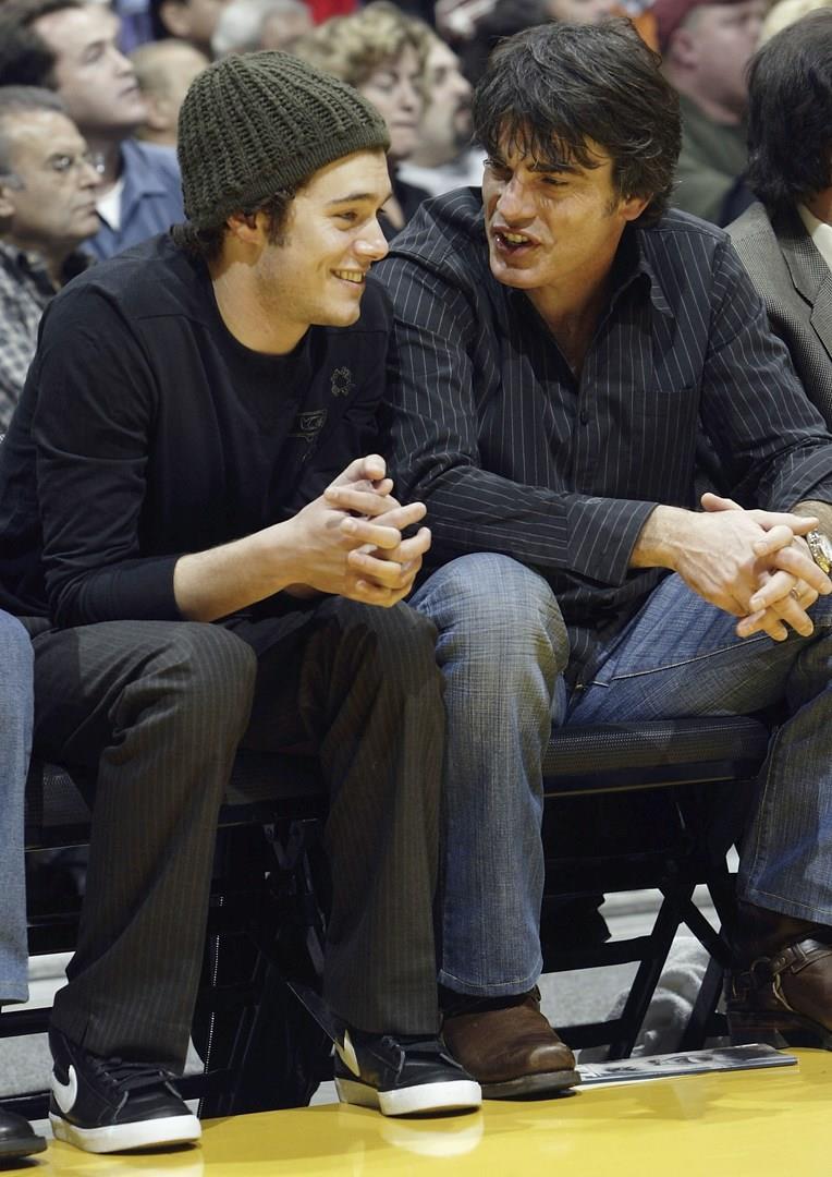 Peter Gallagher e Adam Brody insieme Peter Gallagher e Adam Brody