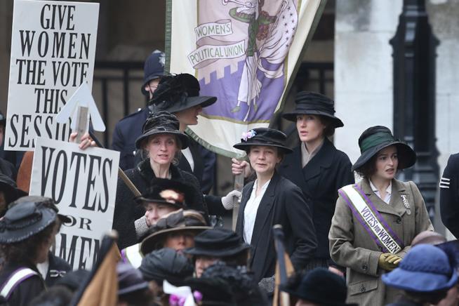 Le protagoniste del film Suffragette Una scena dal film Suffragette