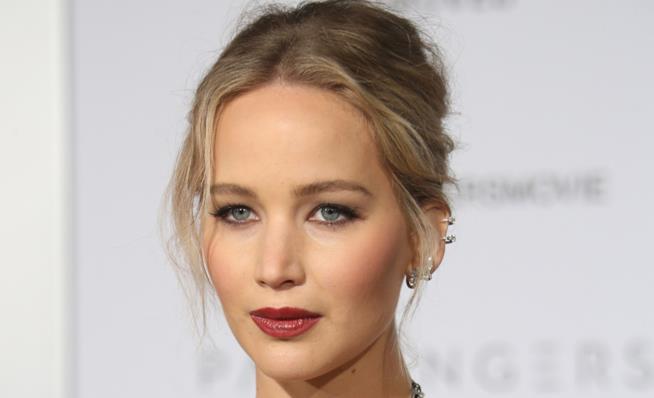 Jennifer Lawrence alla prima di Passengers Un primo piano di Jennifer Lawrence