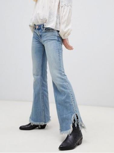 Jeans a zampa con fondo grezzo