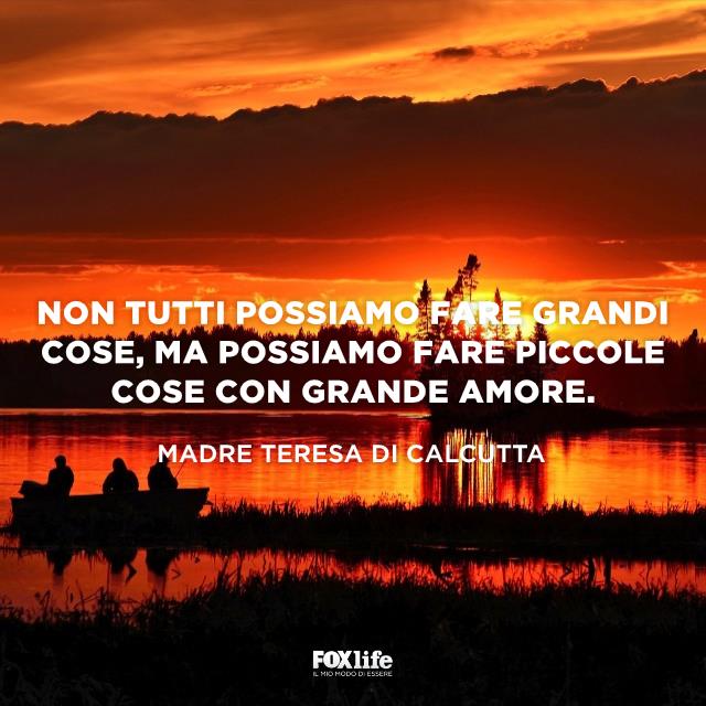 Citazione madre Teresa di Calcutta Tramonto rosso sul lago