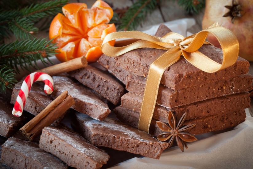Mostaccioli napoletani: i dolci natalizi della tradizione con copertura di cioccolato Mostaccioli napoletani