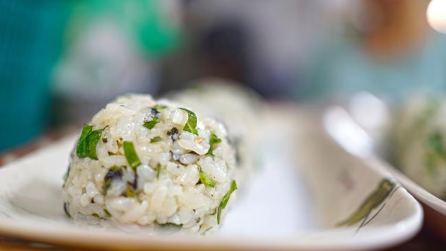 Risotto al prosecco: la ricetta con gli asparagi selvatici Risotto al prosecco